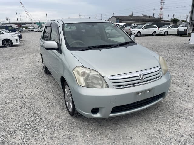 TOYOTA Raum thumbnail 7