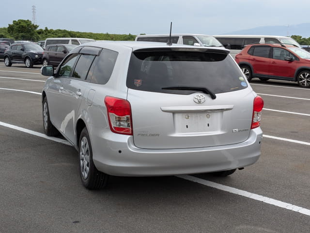 TOYOTA Corolla Fielder thumbnail 3