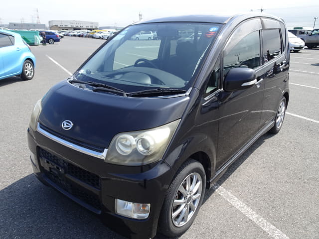 DAIHATSU Move Custom