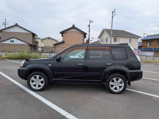 NISSAN X-Trail thumbnail 2