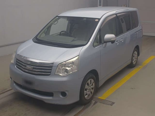 TOYOTA Noah,;