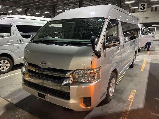 TOYOTA Hiace Wagon