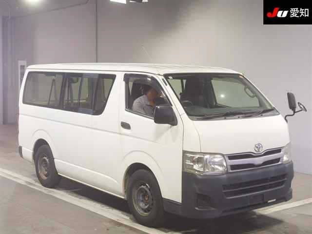 TOYOTA Regiusace Van