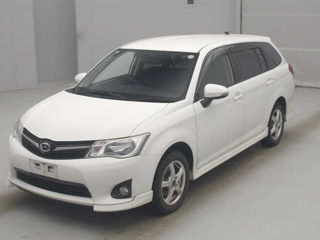TOYOTA Corolla Fielder.