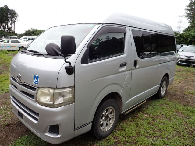 TOYOTA Regiusace Van