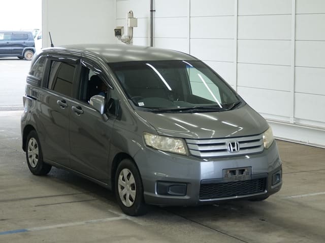 HONDA Freed Spike