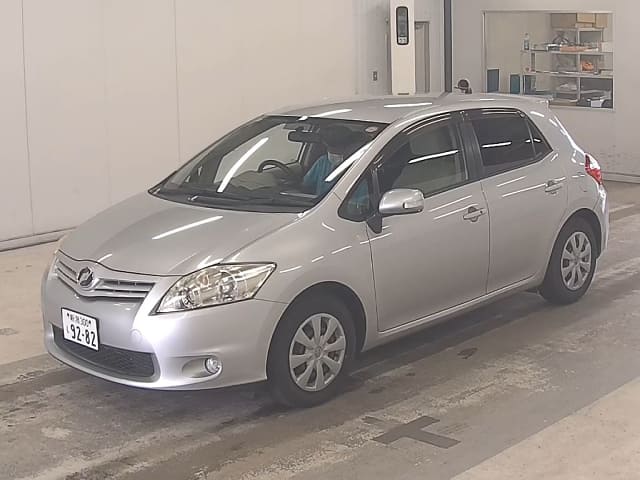 TOYOTA Auris