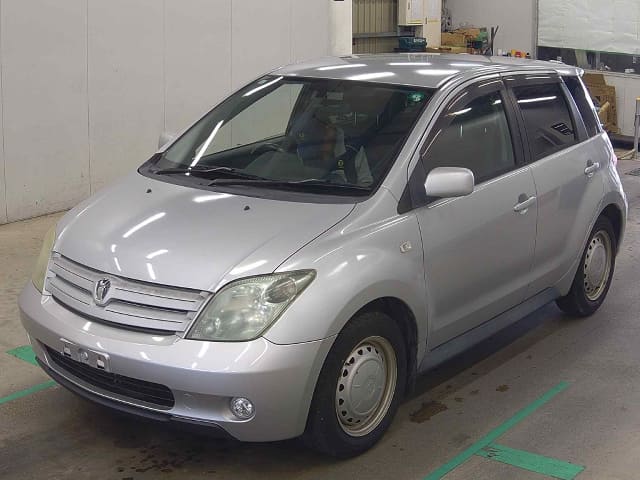 TOYOTA IST