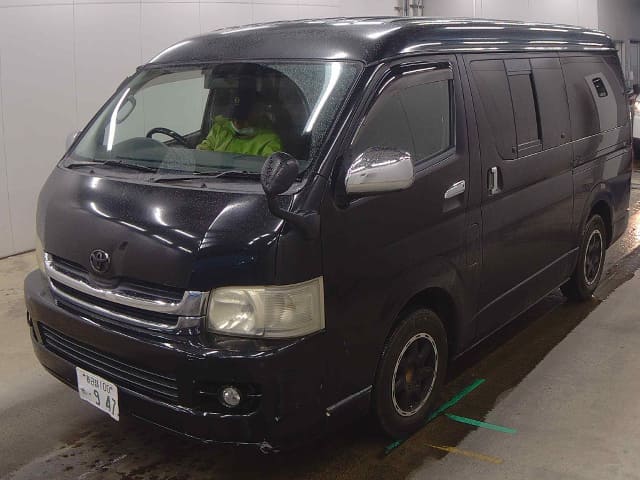 TOYOTA Regiusace Van