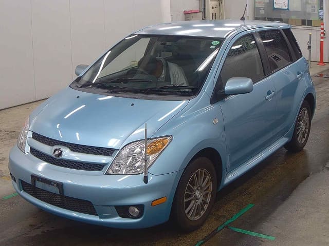 TOYOTA IST