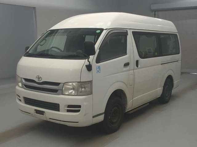 TOYOTA Regiusace Van