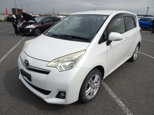 TOYOTA Ractis